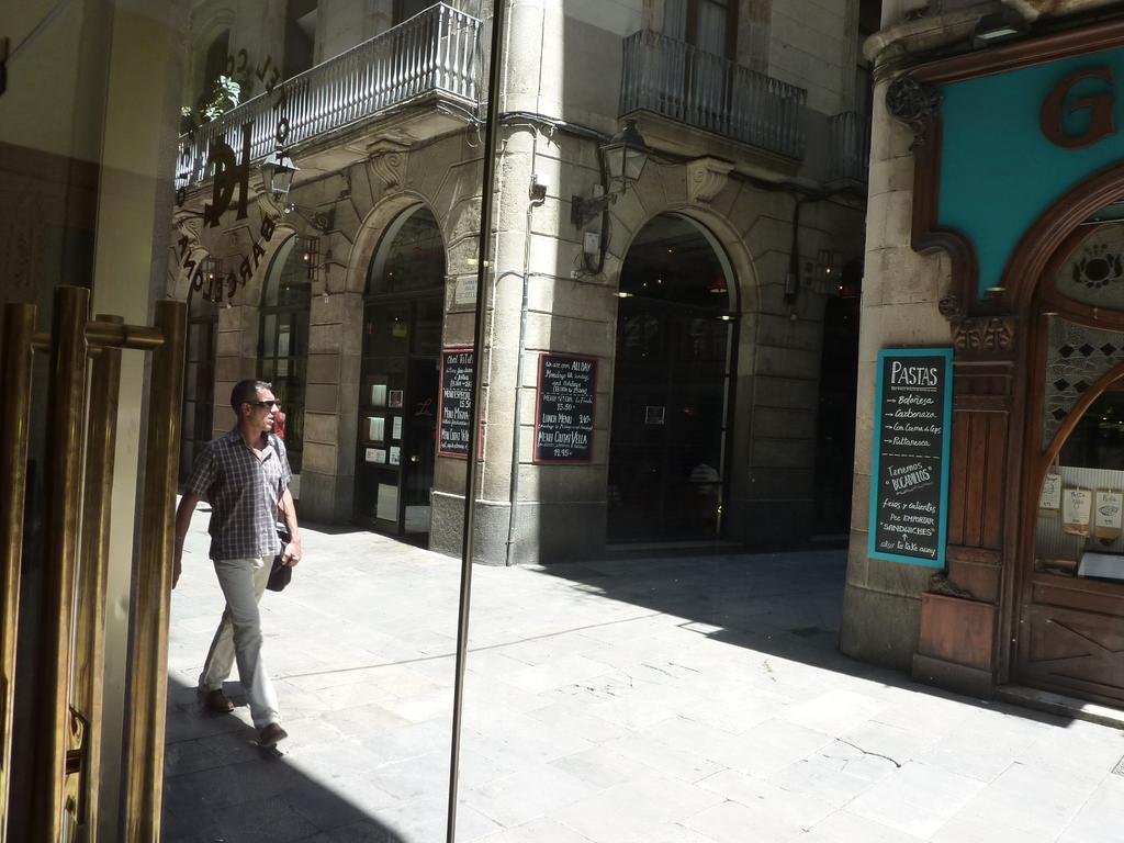 Hotel Comercio Barcelona Exterior foto